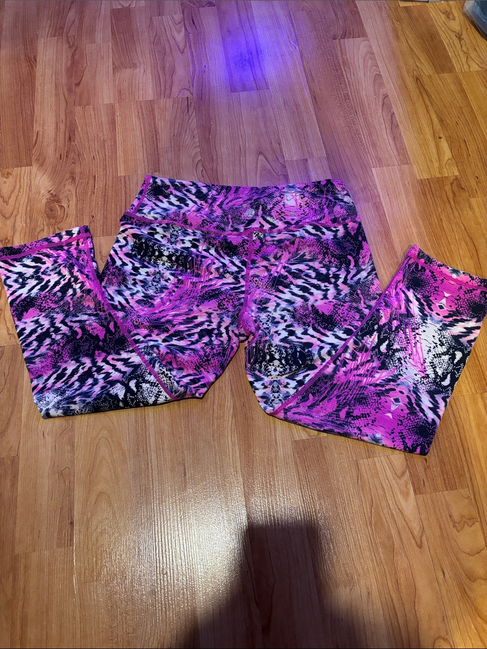 Lululemon pink printed leggings - Picture 4 of 5